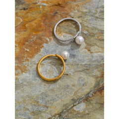 Thin ring with pearl and zirconia in Korean style with platinum and gold plating | Delicate luxury jewelry – Euphoria Jewels Co