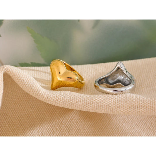Romantic Heart Ring in Platinum Plating | Elegant and Waterproof Stainless Steel Jewelry – Euphoria Jewels Co